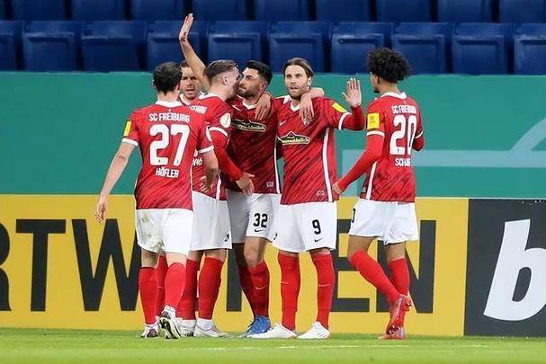 德约达成金满贯评论区被祝福攻陷